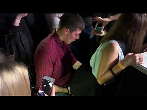 ❤️ Sex nyata dina nightclub Rusia. gadis Rusia 18 taun heubeul dina anus jeung heunceut fucked di nightclub a ❤ video bangsat dina pornosu.pornmega.ru ❌️